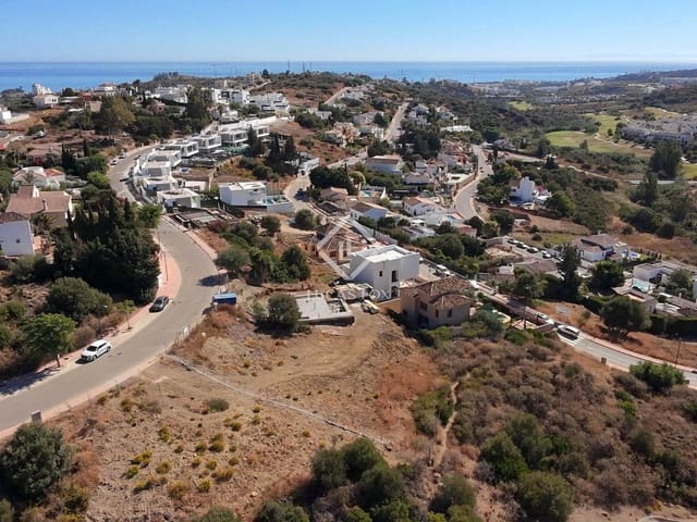 Building Plot for sale in Estepona - € 350,000 (Ref: 9339146)