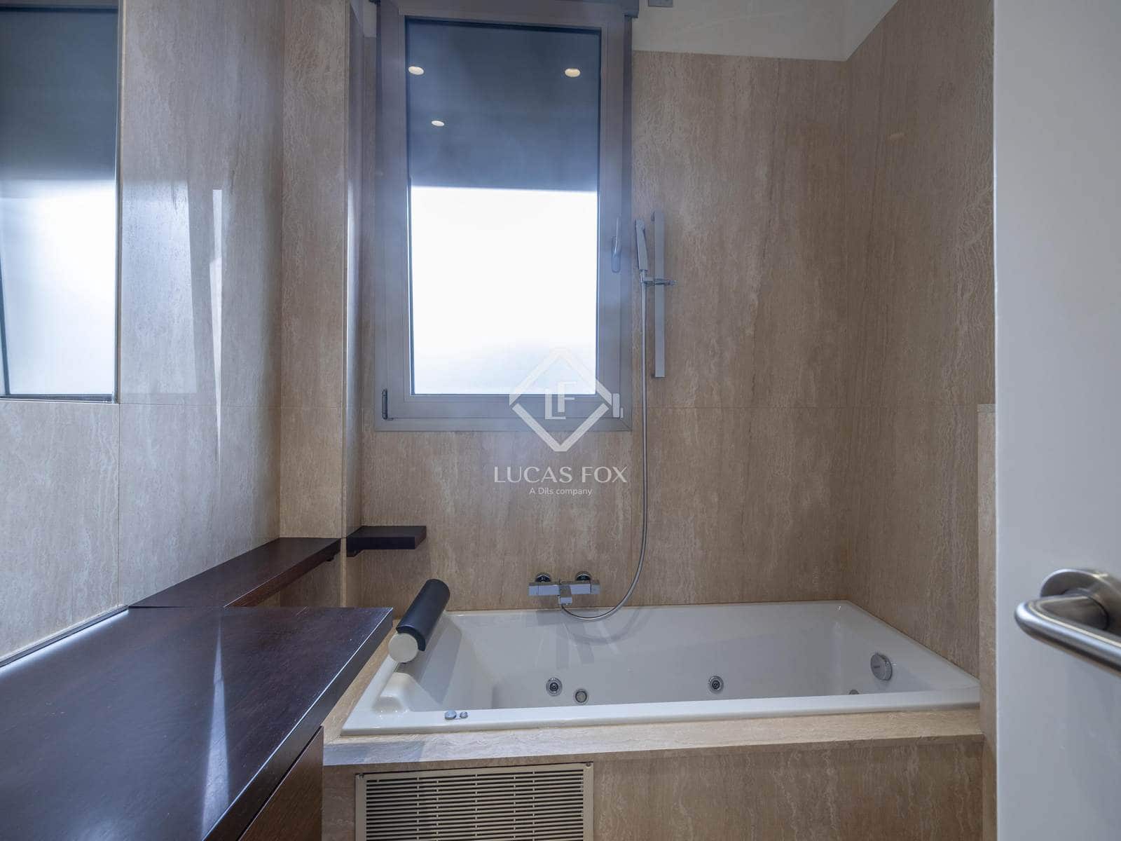 2 sypialnia Penthouse do wynajęcia w Miasto Walencja z garażem - 2 700 € (Ref: 9339149)