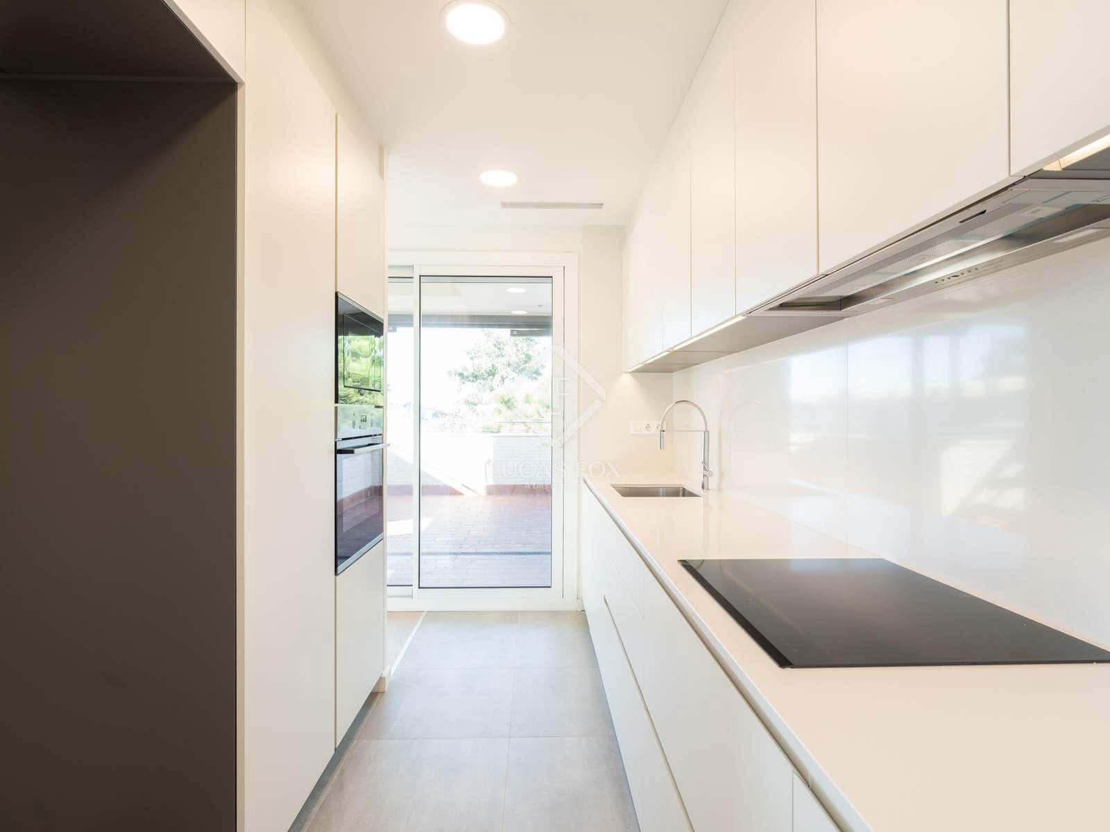 2 bedroom Apartment for rent in Castelldefels with pool garage - € 3,200 (Ref: 9340084)