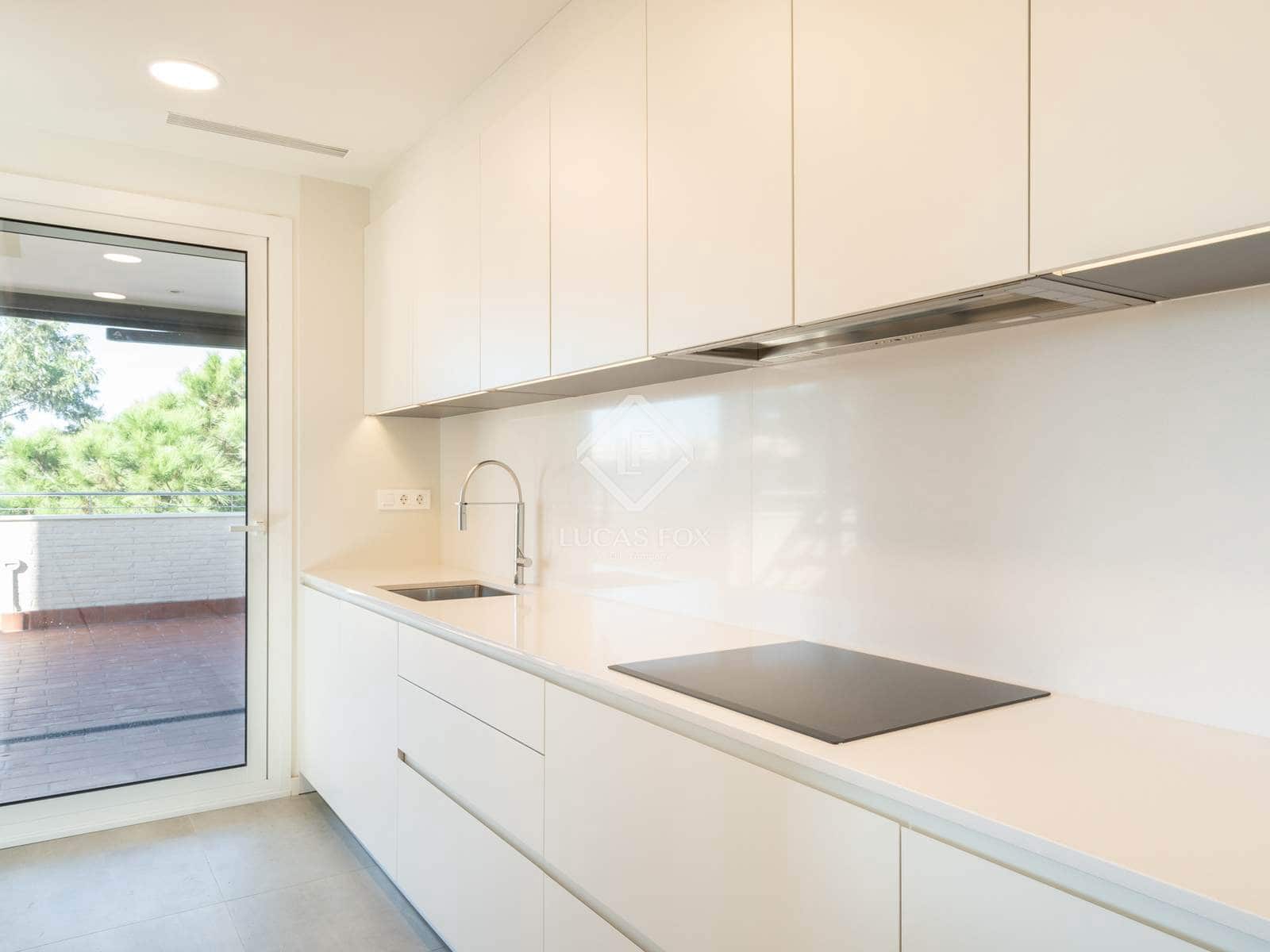 2 bedroom Apartment for rent in Castelldefels with pool garage - € 3,200 (Ref: 9340084)