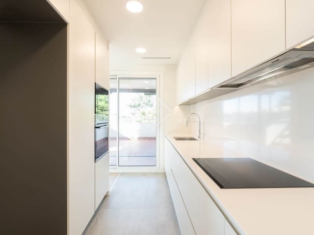 2 bedroom Apartment for rent in Castelldefels with pool garage - € 3,200 (Ref: 9340084)