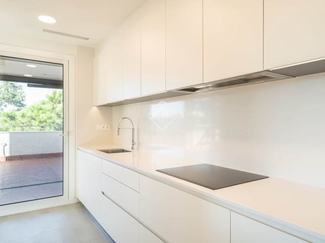 2 bedroom Apartment for rent in Castelldefels with pool garage - € 3,200 (Ref: 9340084)