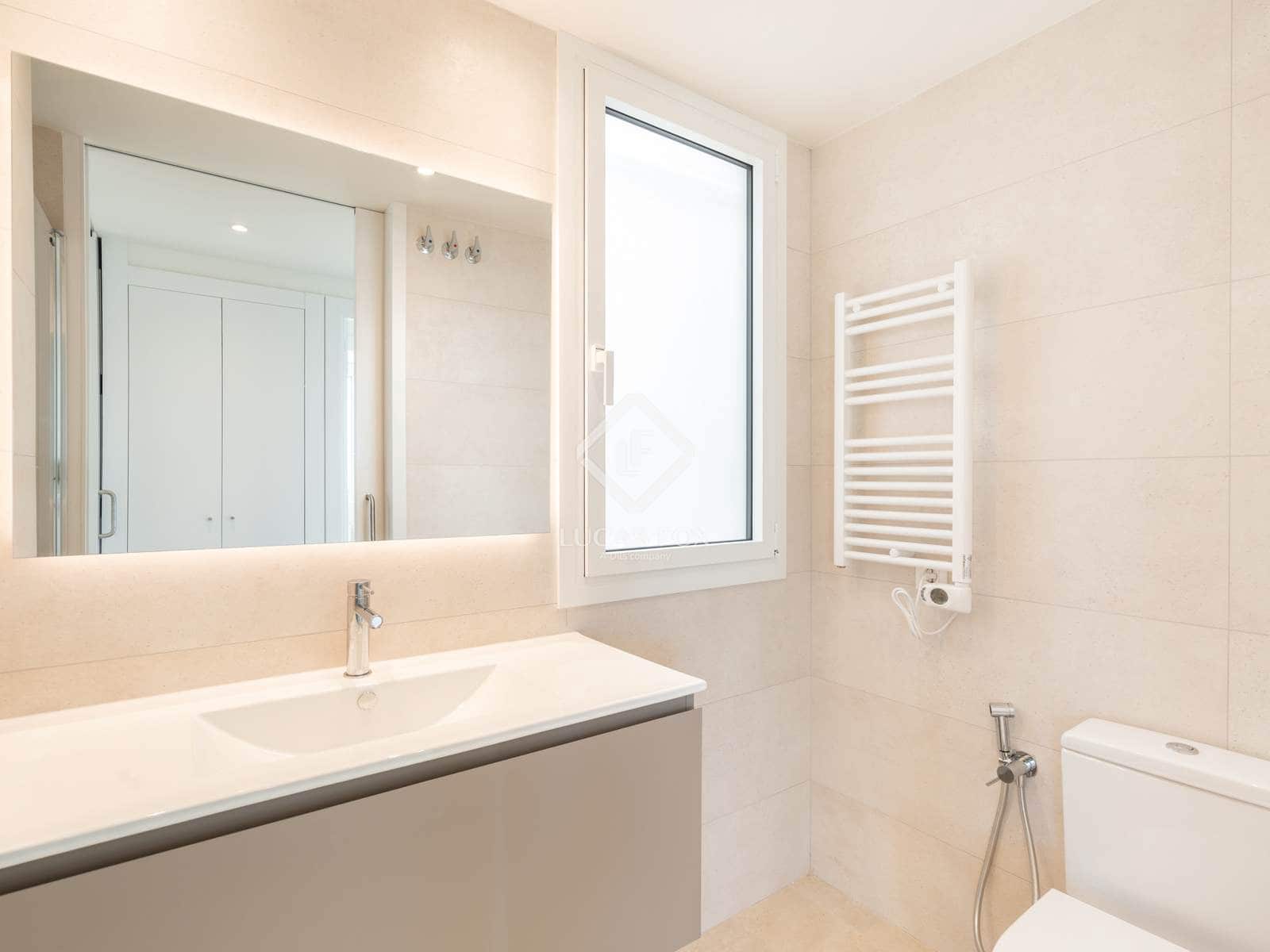 2 bedroom Apartment for rent in Castelldefels with pool garage - € 3,200 (Ref: 9340084)