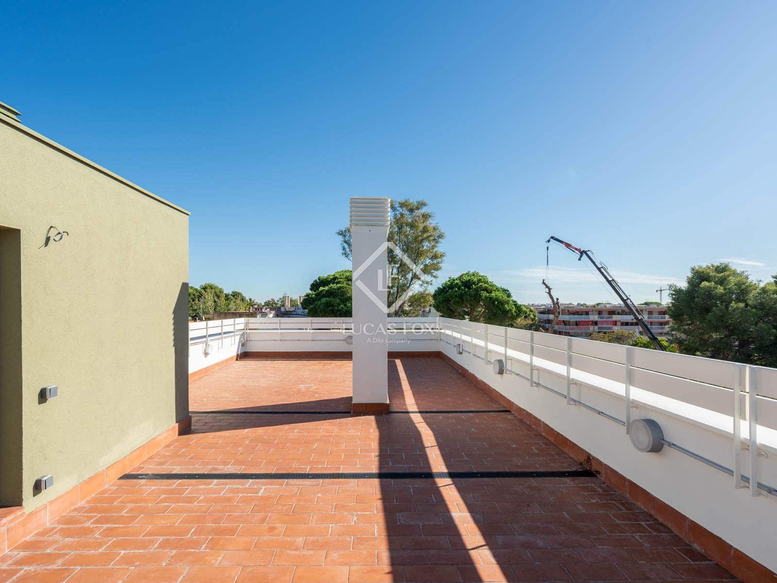 2 bedroom Apartment for rent in Castelldefels with pool garage - € 3,200 (Ref: 9340084)