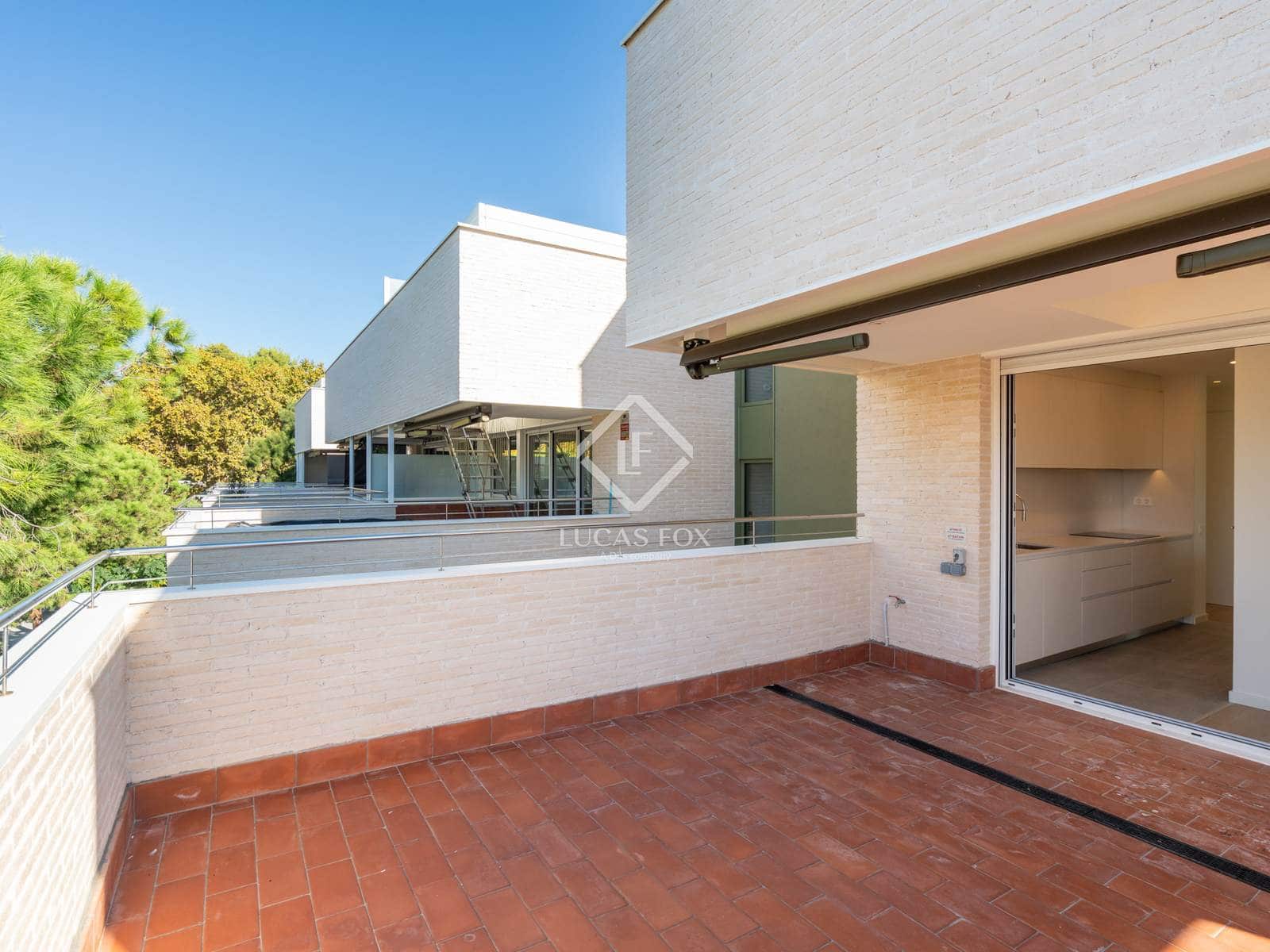 2 bedroom Apartment for rent in Castelldefels with pool garage - € 3,200 (Ref: 9340084)