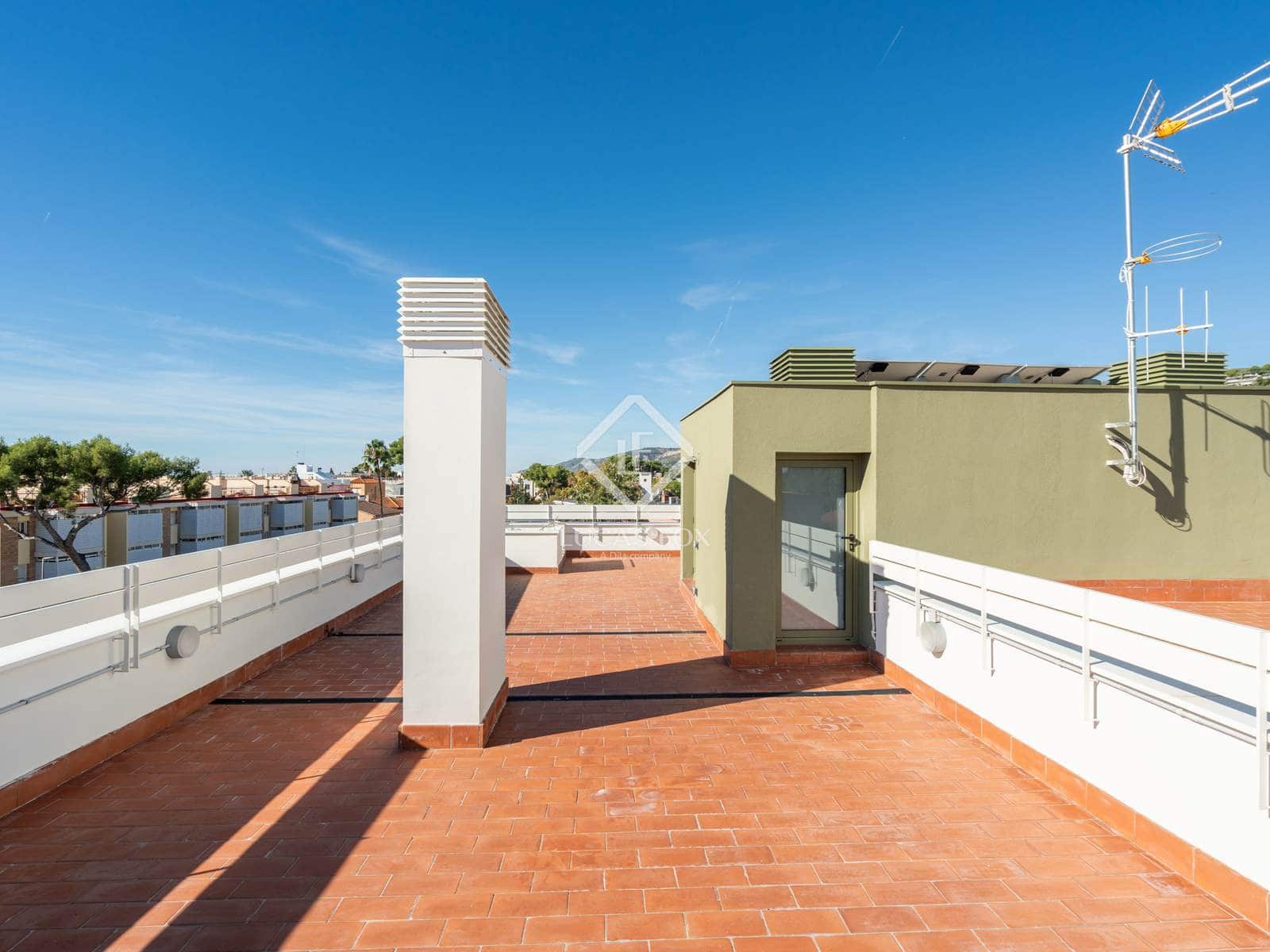 2 bedroom Apartment for rent in Castelldefels with pool garage - € 3,200 (Ref: 9340084)