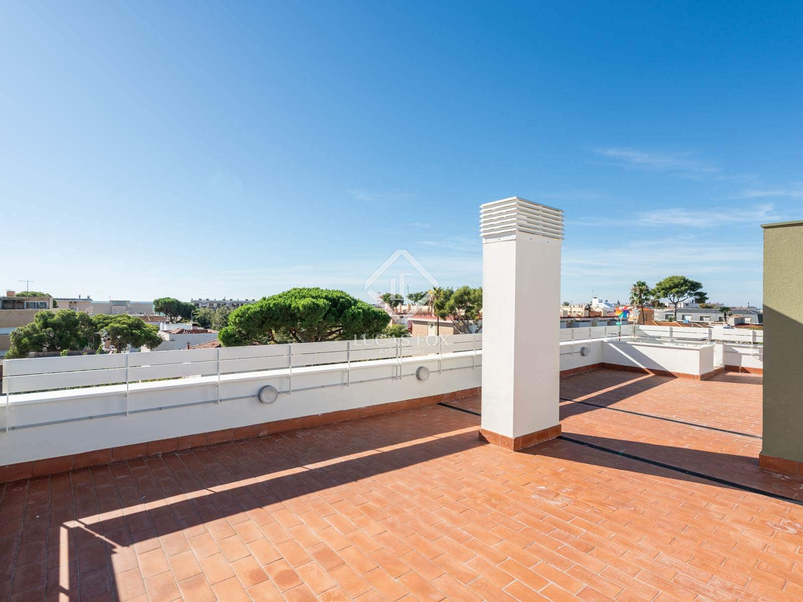 2 bedroom Apartment for rent in Castelldefels with pool garage - € 3,200 (Ref: 9340084)