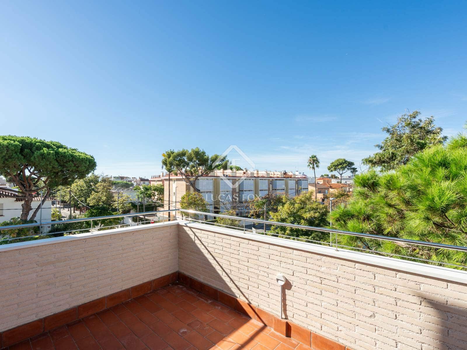 2 bedroom Apartment for rent in Castelldefels with pool garage - € 3,200 (Ref: 9340084)