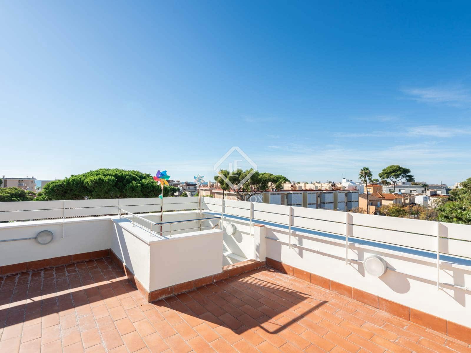 2 bedroom Apartment for rent in Castelldefels with pool garage - € 3,200 (Ref: 9340084)