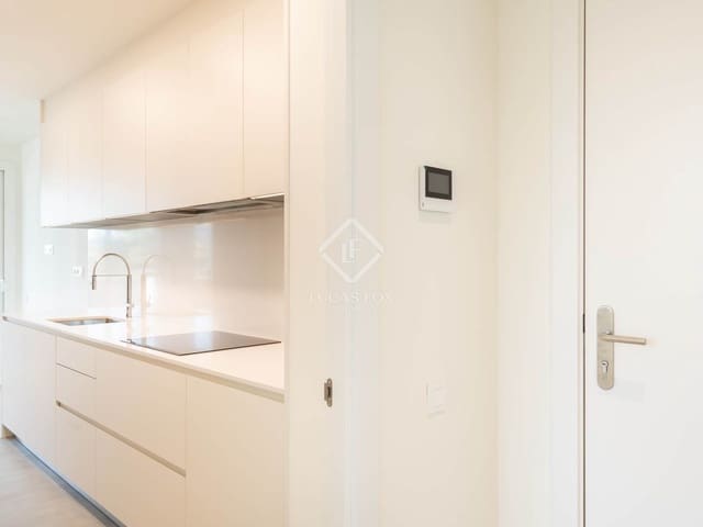 3 soverom Leilighet til leie i Castelldefels med svømmebasseng garasje - € 2 800 (Ref: 9340085)