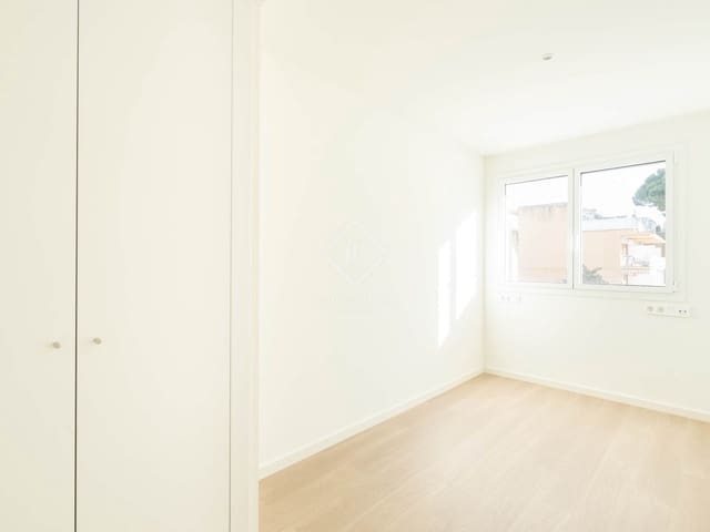 3 soverom Leilighet til leie i Castelldefels med svømmebasseng garasje - € 2 800 (Ref: 9340085)