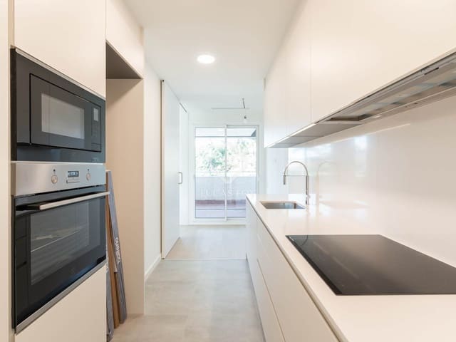 3 soverom Leilighet til leie i Castelldefels med svømmebasseng garasje - € 2 800 (Ref: 9340085)