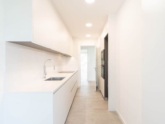 3 soverom Leilighet til leie i Castelldefels med svømmebasseng garasje - € 2 800 (Ref: 9340085)