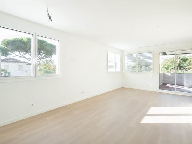 3 soverom Leilighet til leie i Castelldefels med svømmebasseng garasje - € 2 800 (Ref: 9340085)