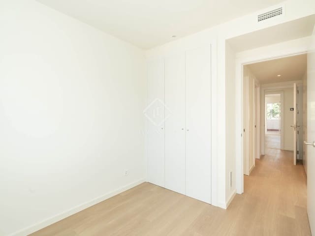 3 soverom Leilighet til leie i Castelldefels med svømmebasseng garasje - € 2 800 (Ref: 9340085)