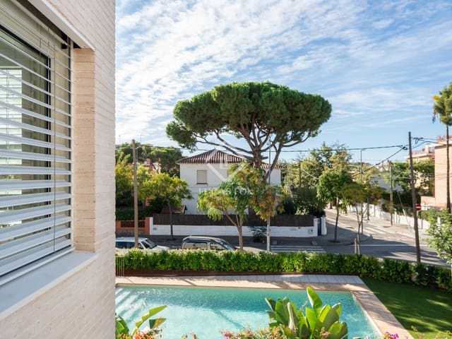 3 soverom Leilighet til leie i Castelldefels med svømmebasseng garasje - € 2 800 (Ref: 9340085)