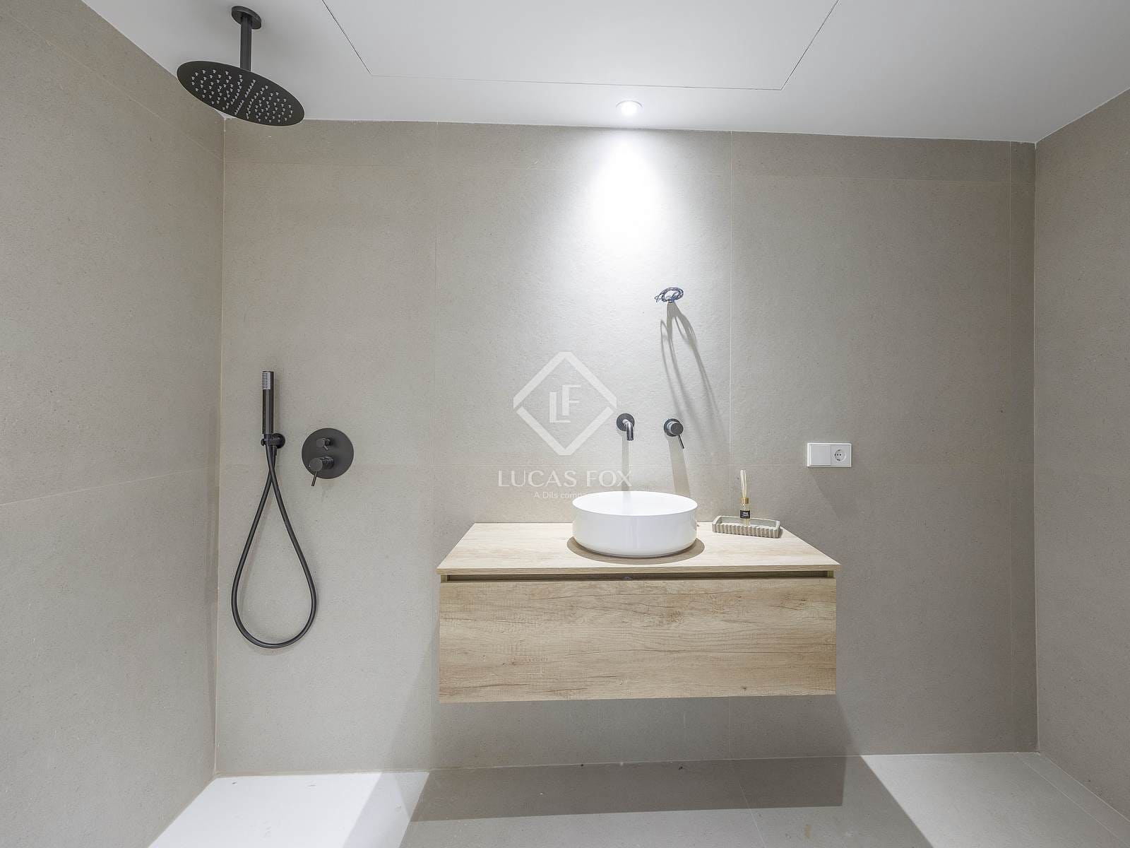 3 sovrum Lägenhet att hyra i Valencia stad - 2 600 € (Ref: 9340180)