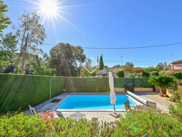 3 bedroom Villa for sale in Santa Cristina d'Aro with pool garage - € 585,000 (Ref: 9340181)