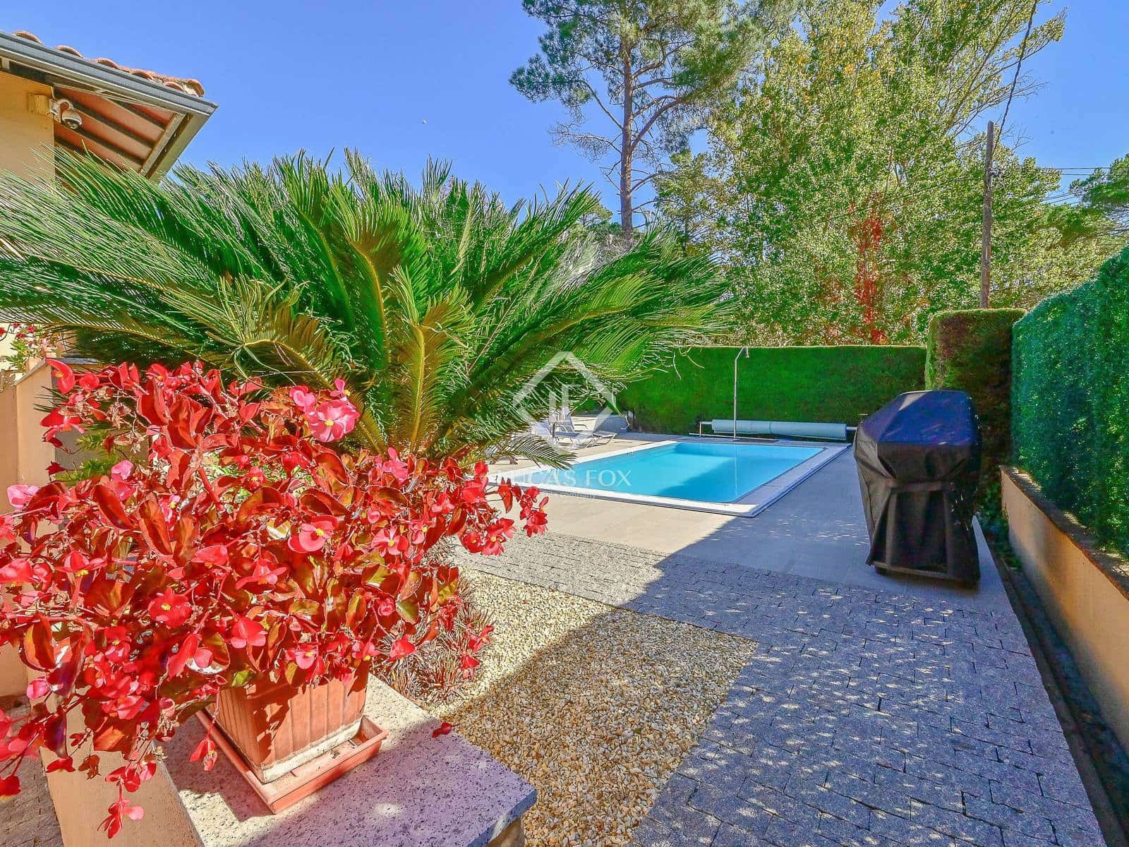 3 soverom Villa til salgs i Santa Cristina d'Aro med svømmebasseng garasje - € 585 000 (Ref: 9340181)