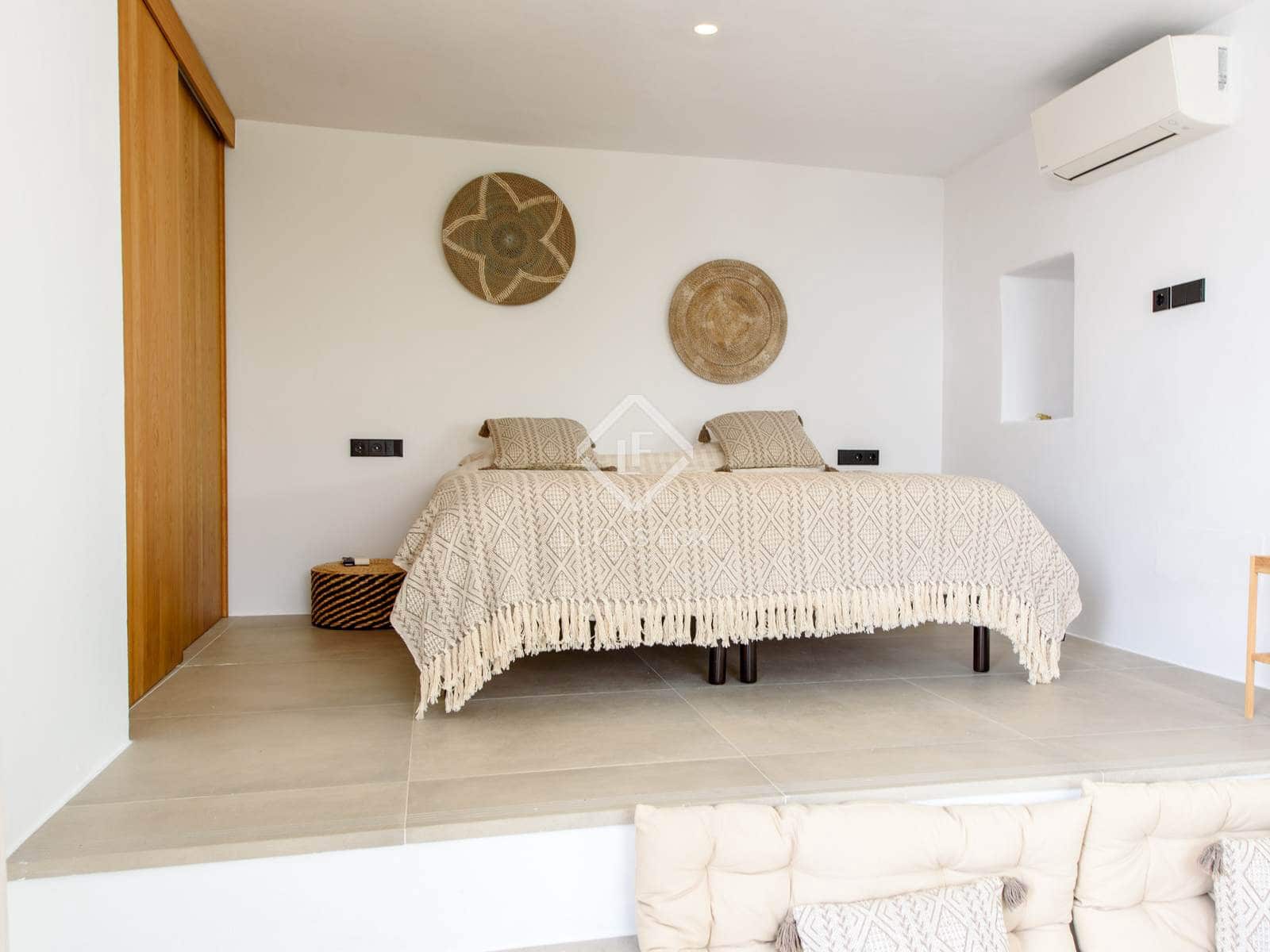 6 chambre Villa/Maison à vendre à Es Cubells avec piscine garage - 4 850 000 € (Ref: 9340260)