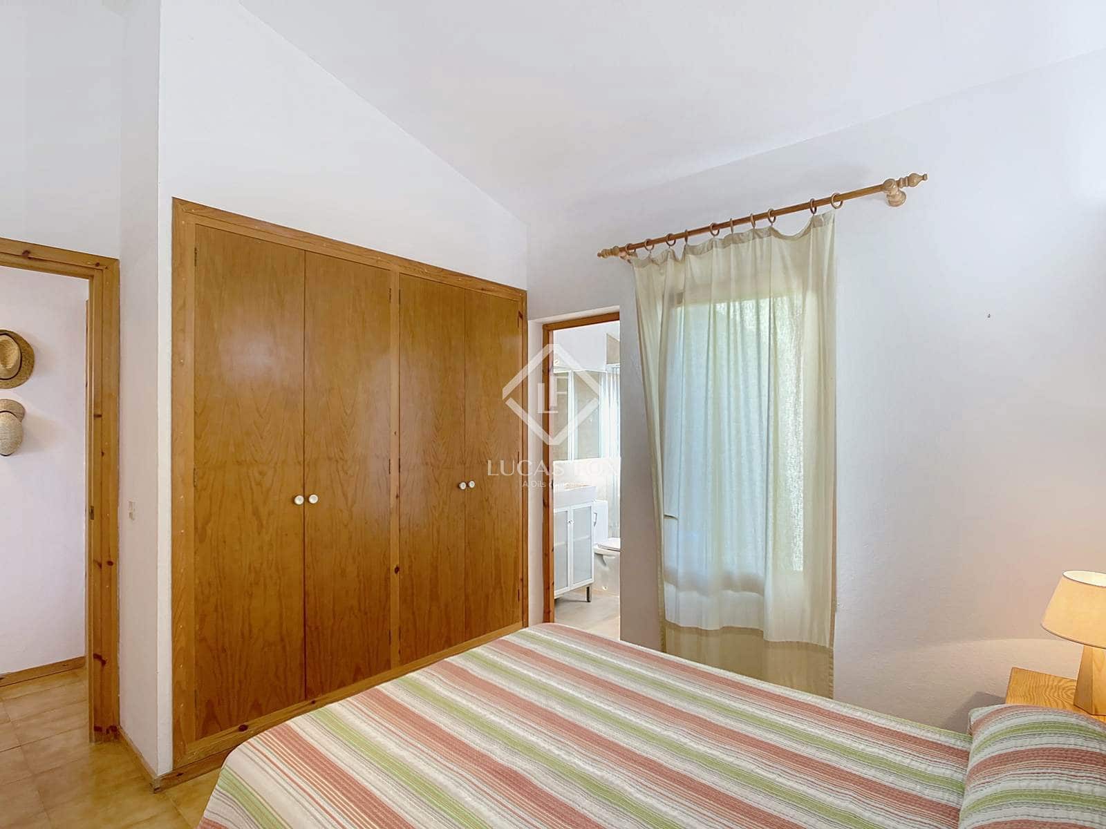 3 soverom Villa til salgs i Ciutadella de Menorca med svømmebasseng garasje - € 595 000 (Ref: 9340262)