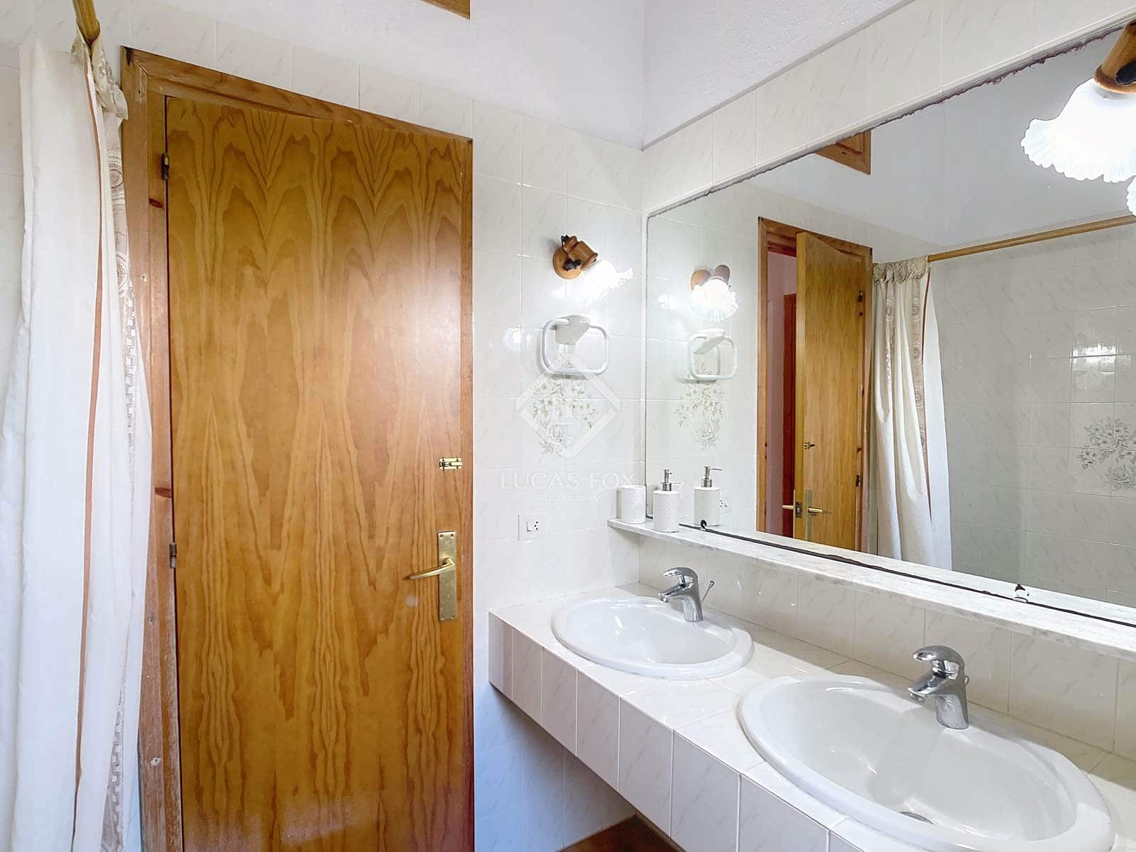 3 soverom Villa til salgs i Ciutadella de Menorca med svømmebasseng garasje - € 595 000 (Ref: 9340262)