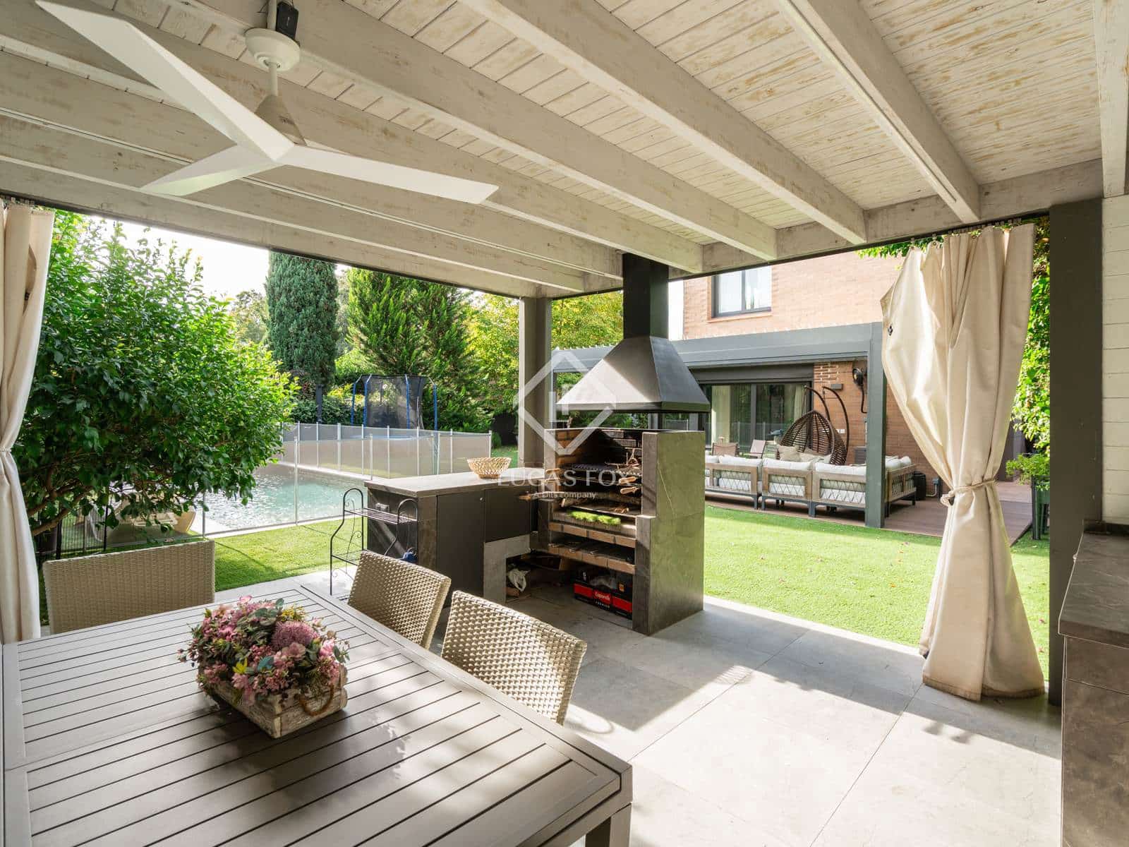 4 chambre Villa/Maison à vendre à Sant Cugat del Valles avec piscine garage - 1 980 000 € (Ref: 9340264)