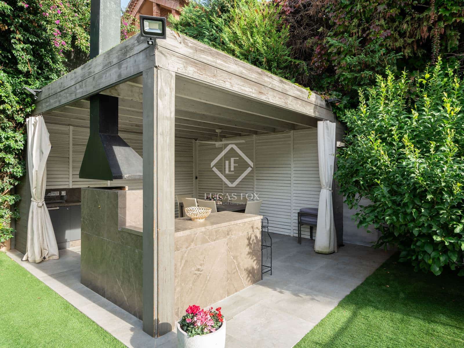 4 chambre Villa/Maison à vendre à Sant Cugat del Valles avec piscine garage - 1 980 000 € (Ref: 9340264)