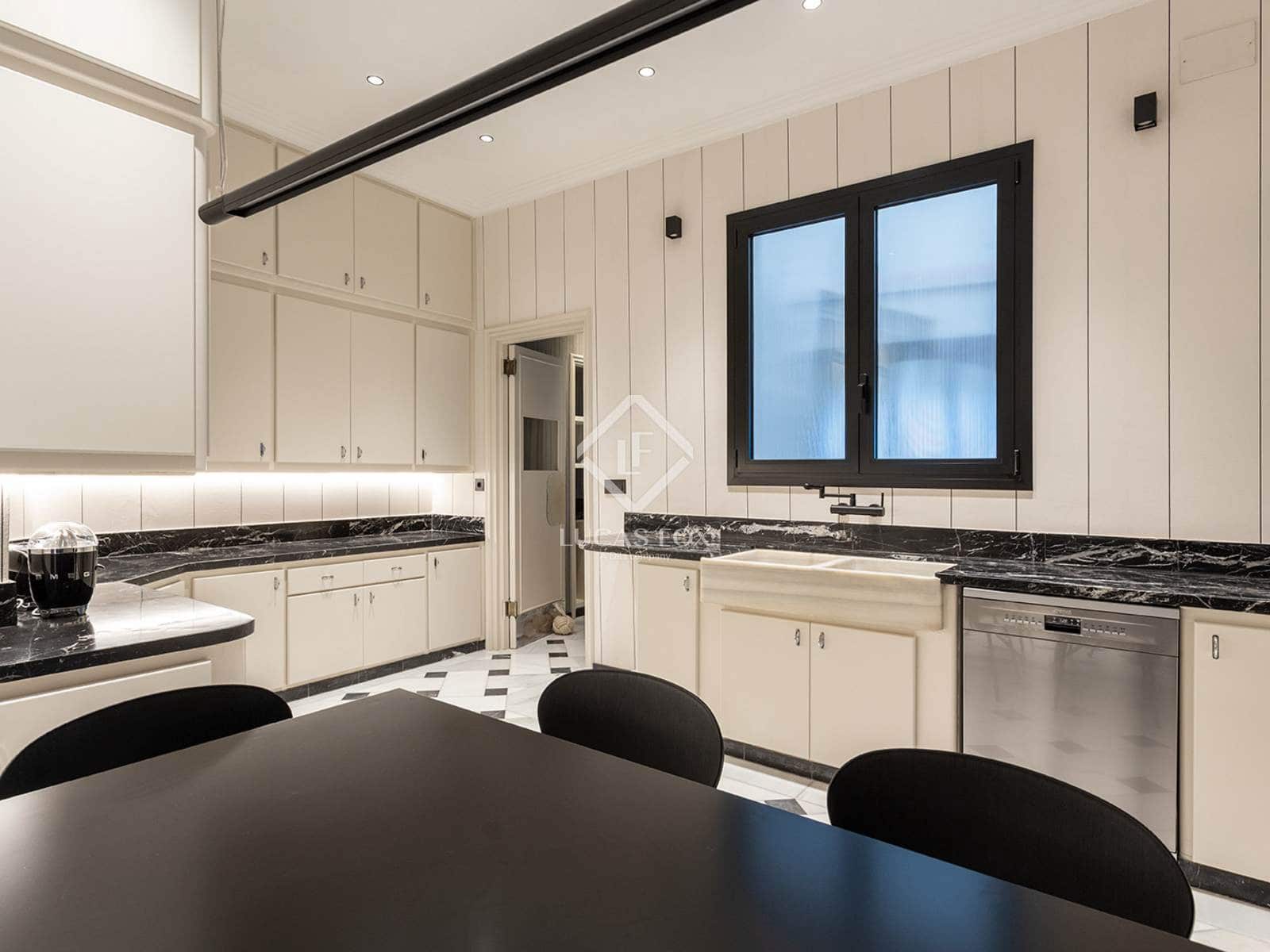 5 quarto Apartamento para arrendar em Barcelona cidade - 20 000 € (Ref: 9343409)