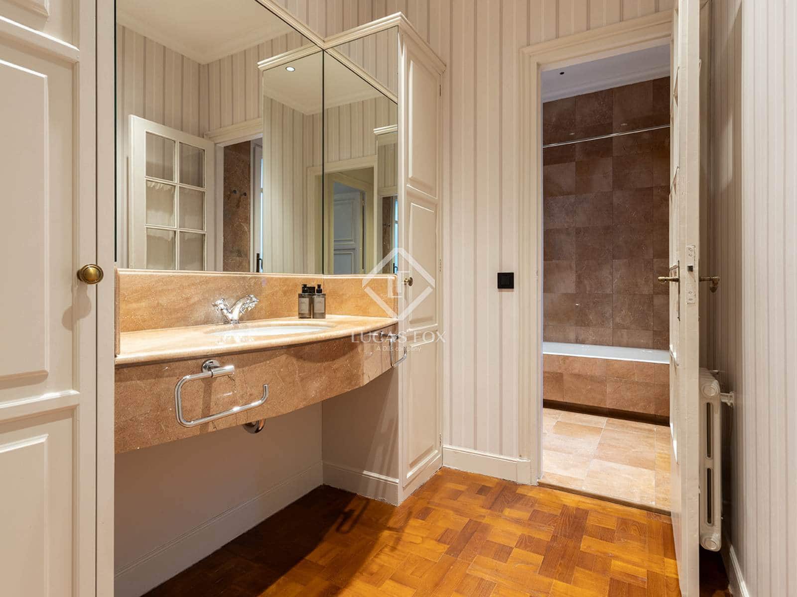 5 quarto Apartamento para arrendar em Barcelona cidade - 20 000 € (Ref: 9343409)