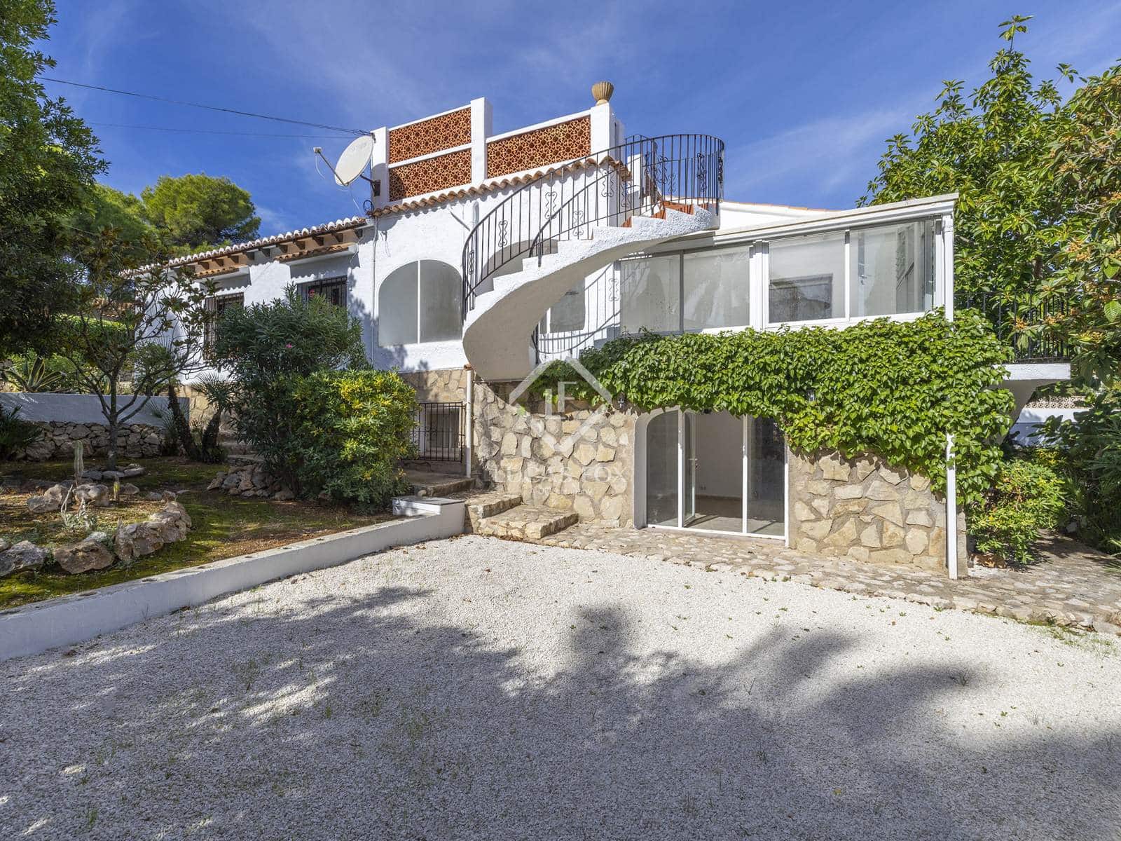 4 sovrum Villa till salu i Javea / Xabia med pool garage - 679 000 € (Ref: 9343943)