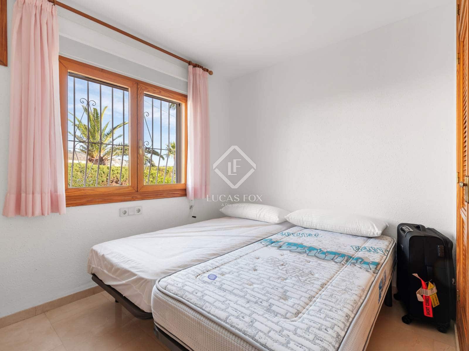 7 sypialnia Willa na sprzedaż w Calpe / Calp z basenem garażem - 850 000 € (Ref: 9344064)