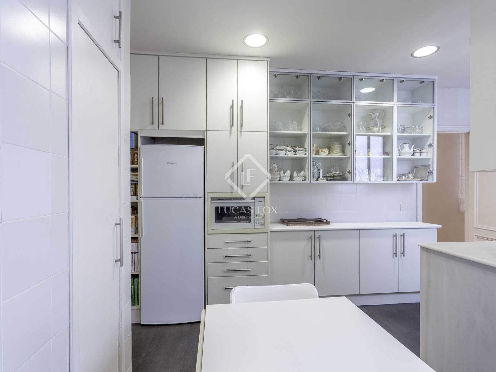 4 sypialnia Apartament do wynajęcia w Miasto Walencja - 3 400 € (Ref: 9344173)