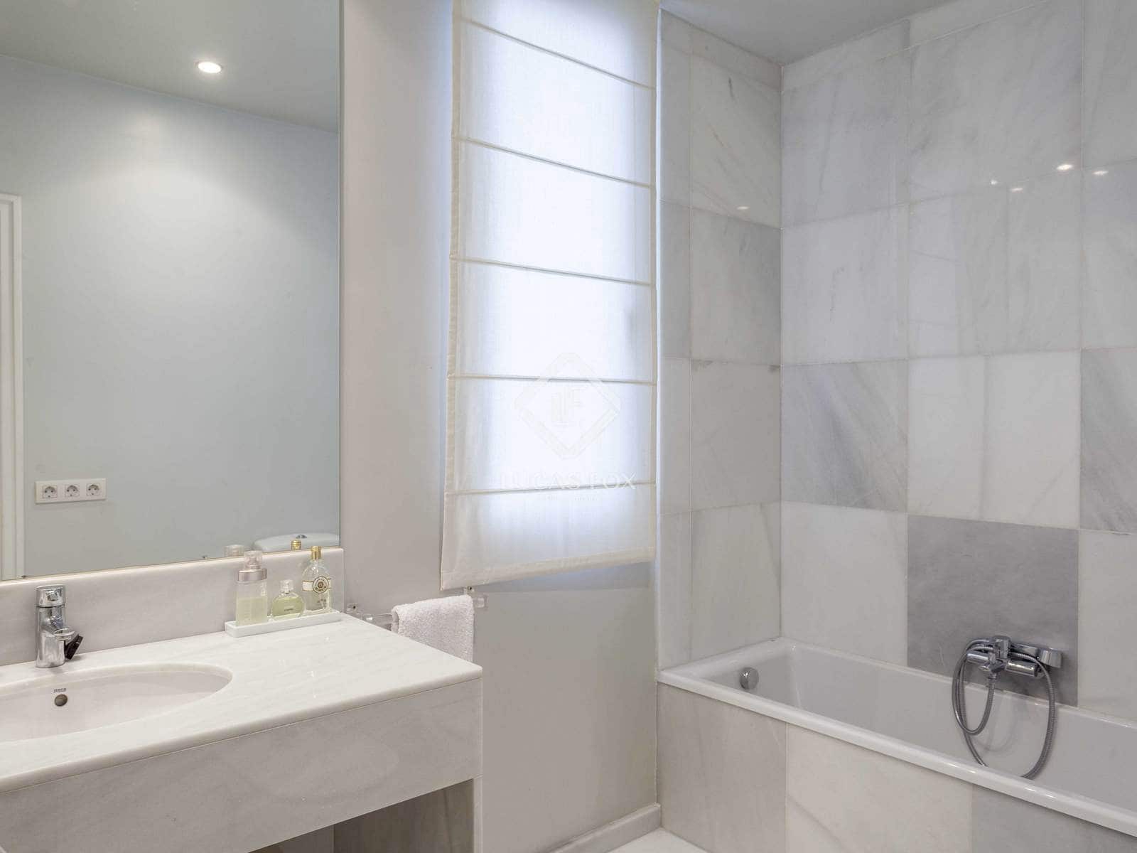 4 sypialnia Apartament do wynajęcia w Miasto Walencja - 3 400 € (Ref: 9344173)