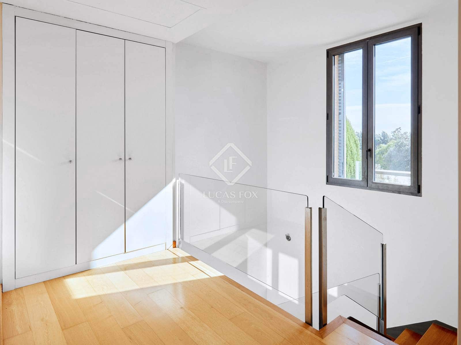 4 chambre Villa/Maison à vendre à Sant Vicenc de Montalt avec piscine garage - 780 000 € (Ref: 9345107)