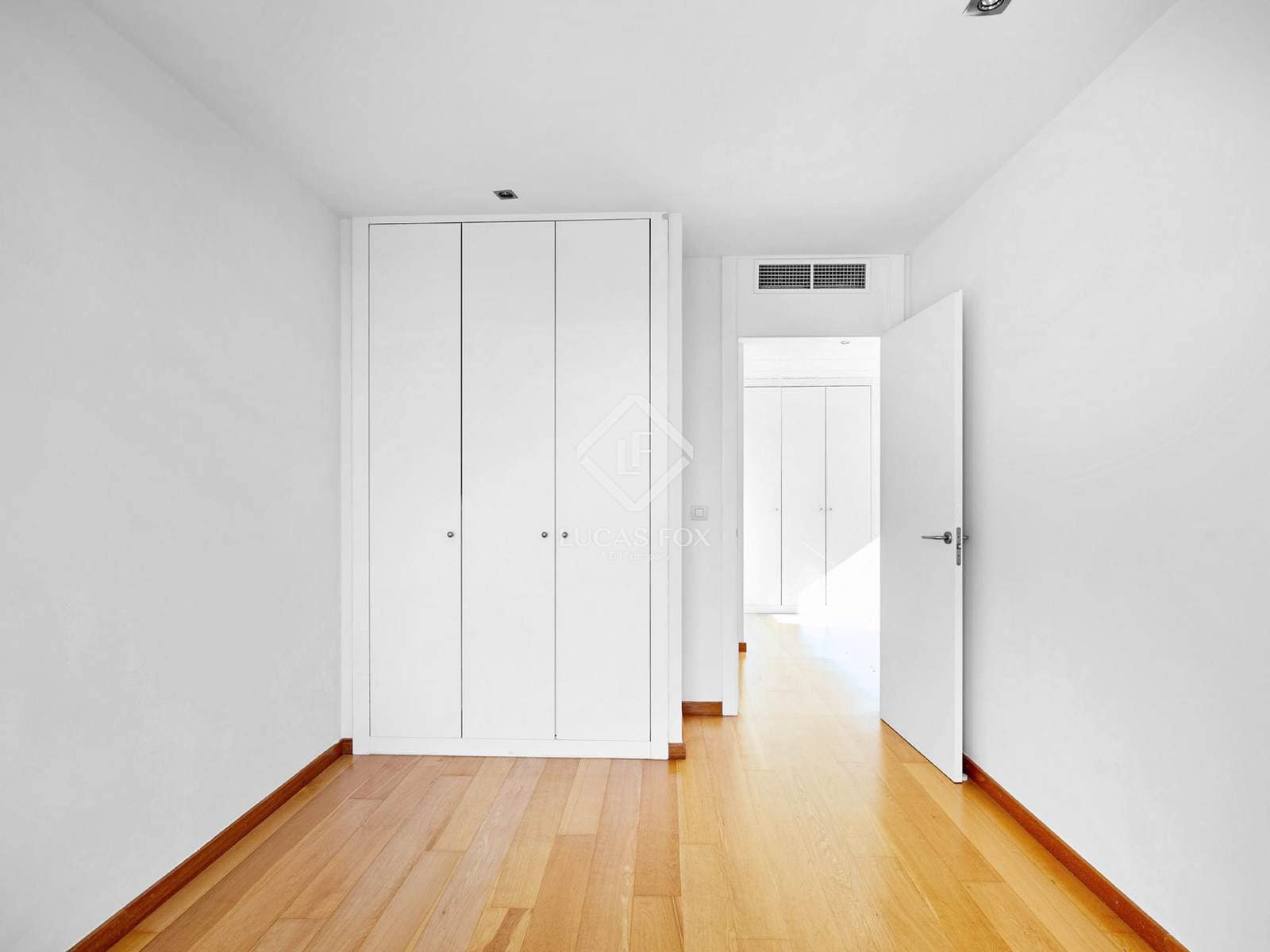 4 chambre Villa/Maison à vendre à Sant Vicenc de Montalt avec piscine garage - 780 000 € (Ref: 9345107)