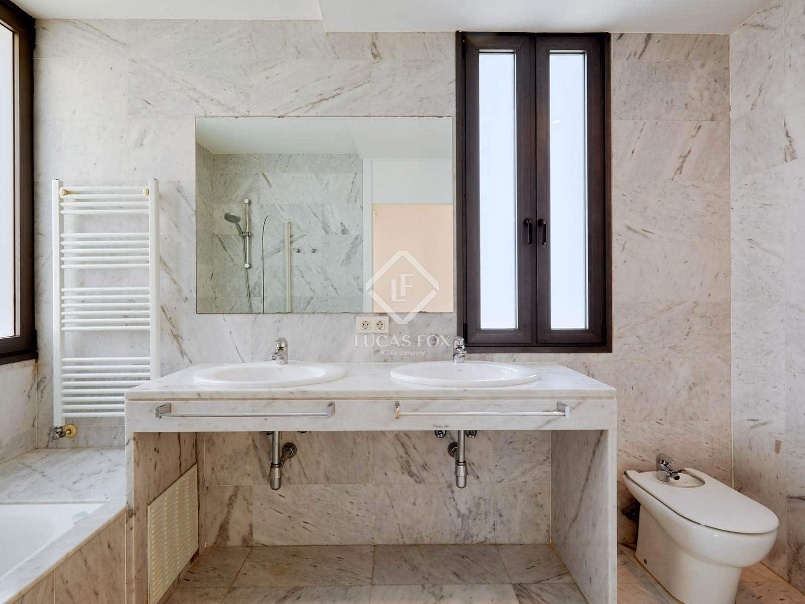 4 chambre Villa/Maison à vendre à Sant Vicenc de Montalt avec piscine garage - 780 000 € (Ref: 9345107)