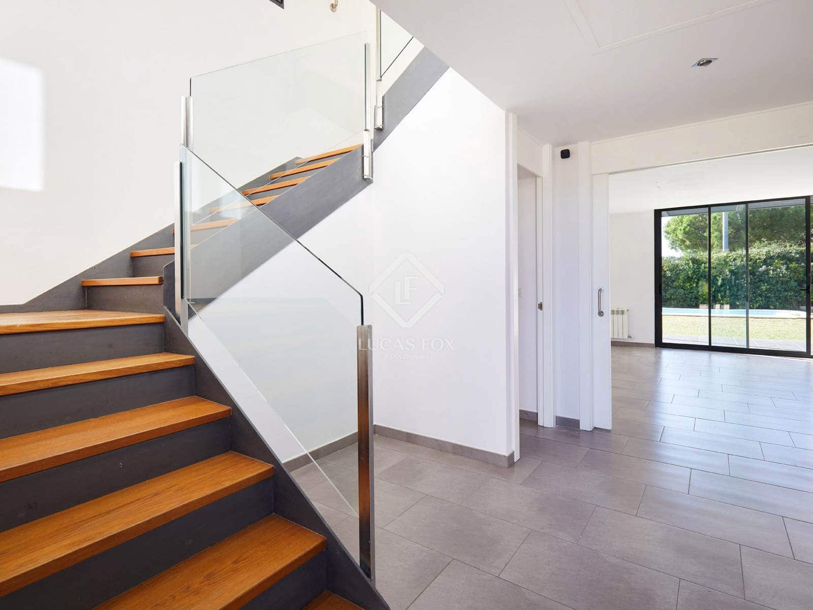 4 chambre Villa/Maison à vendre à Sant Vicenc de Montalt avec piscine garage - 780 000 € (Ref: 9345107)