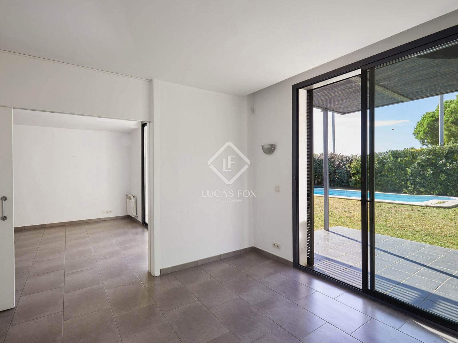 4 chambre Villa/Maison à vendre à Sant Vicenc de Montalt avec piscine garage - 780 000 € (Ref: 9345107)