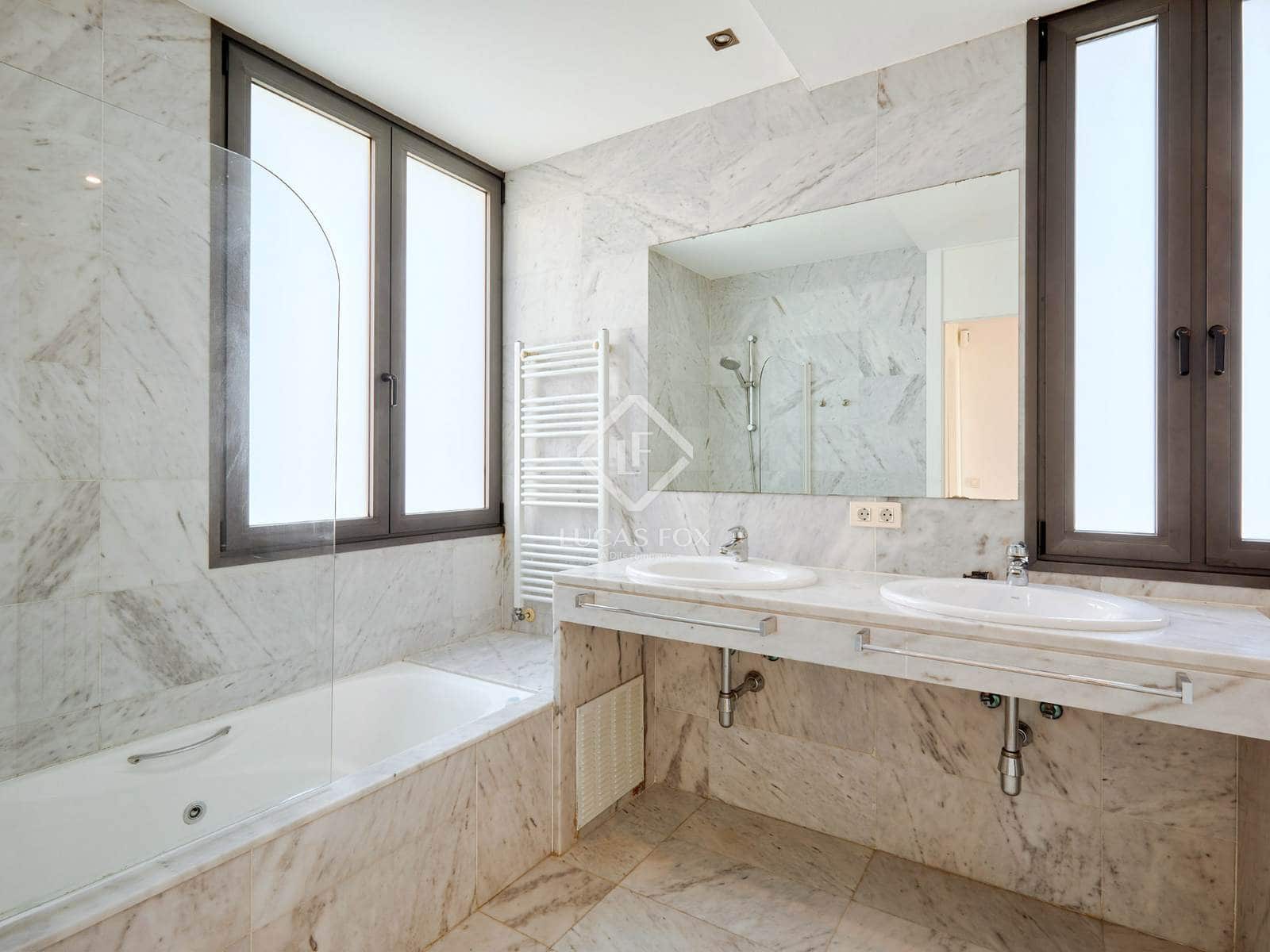 4 chambre Villa/Maison à vendre à Sant Vicenc de Montalt avec piscine garage - 780 000 € (Ref: 9345107)