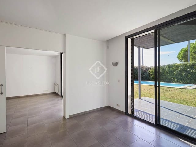 4 makuuhuone Huvila myytävänä paikassa Sant Vicenç de Montalt mukana uima-altaan 
autotalli - 780 000 € (Ref: 9345107)