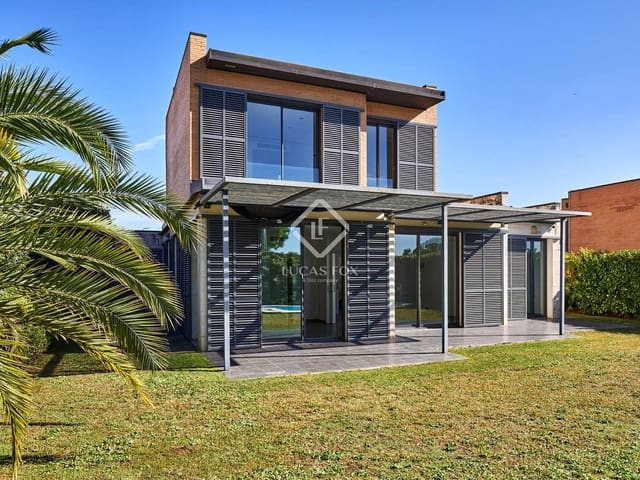 4 makuuhuone Huvila myytävänä paikassa Sant Vicenç de Montalt mukana uima-altaan 
autotalli - 780 000 € (Ref: 9345107)