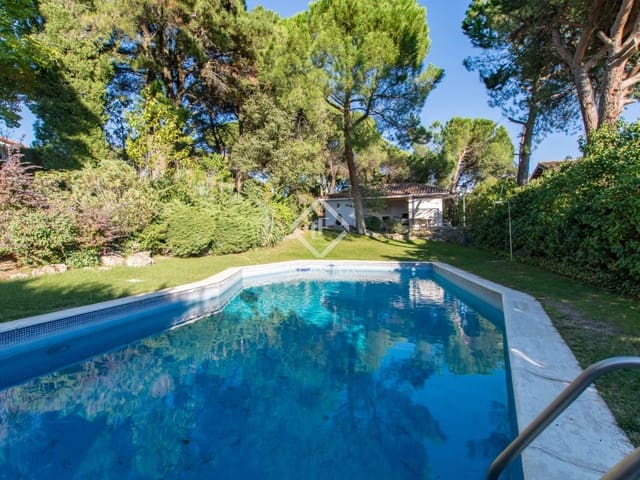 8 sovrum Villa till salu i Boadilla del Monte med pool garage - 2 380 000 € (Ref: 9345653)