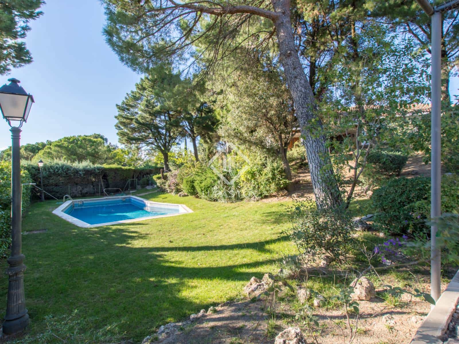 8 sovrum Villa till salu i Boadilla del Monte med pool garage - 2 380 000 € (Ref: 9345653)