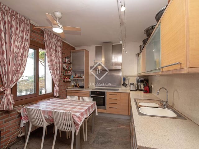 6 soverom Villa til salgs i Platja d'Aro, Castell-Platja d'Aro med svømmebasseng garasje - € 875 000 (Ref: 9345661)