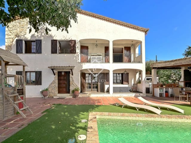 6 soverom Villa til salgs i Platja d'Aro, Castell-Platja d'Aro med svømmebasseng garasje - € 875 000 (Ref: 9345661)