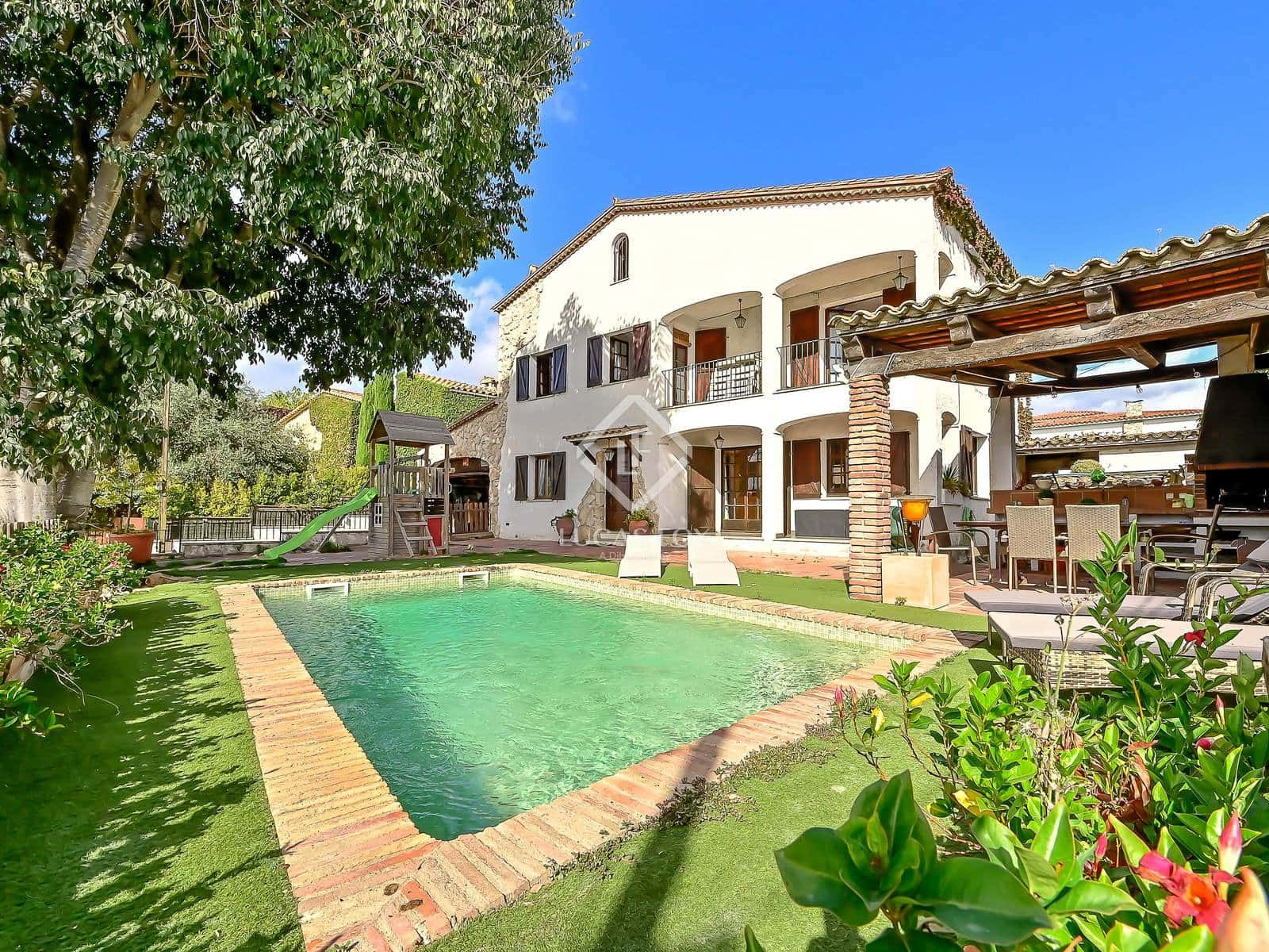 6 soverom Villa til salgs i Platja d'Aro med svømmebasseng garasje - € 875 000 (Ref: 9345661)