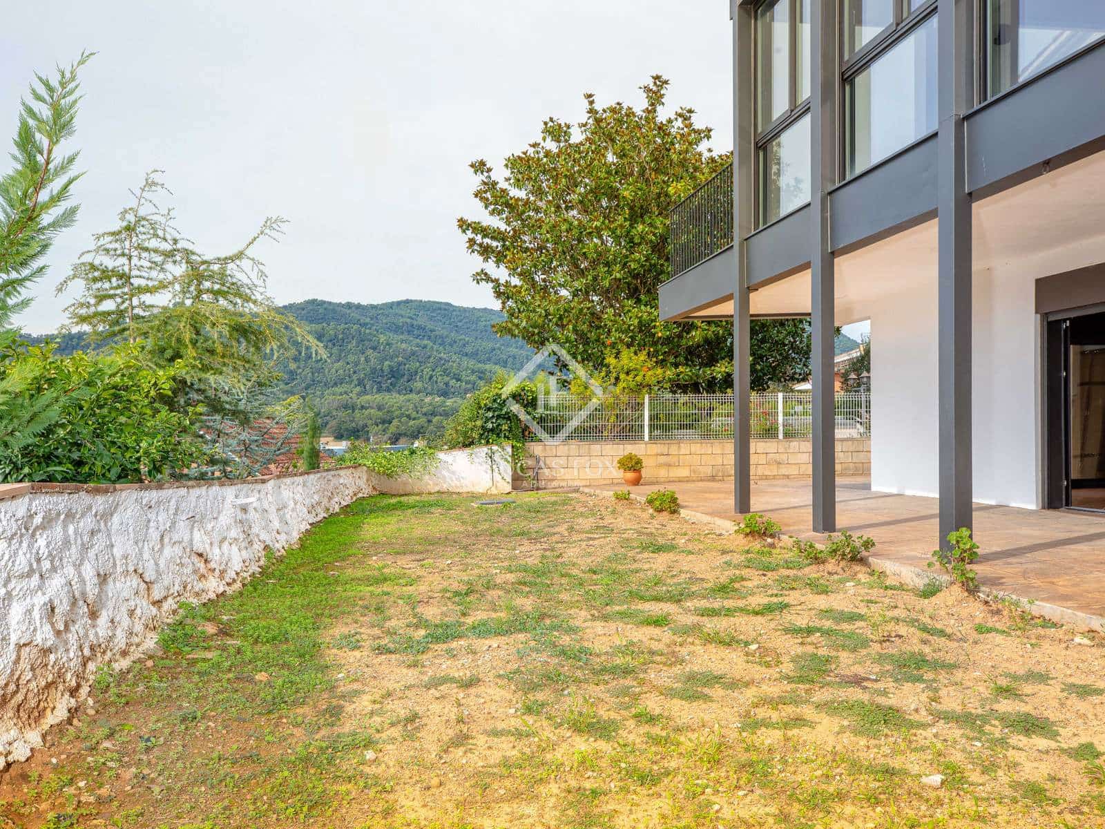 Chalet de 6 habitaciones en Banyoles en venta con garaje - 895.000 € (Ref: 9345691)