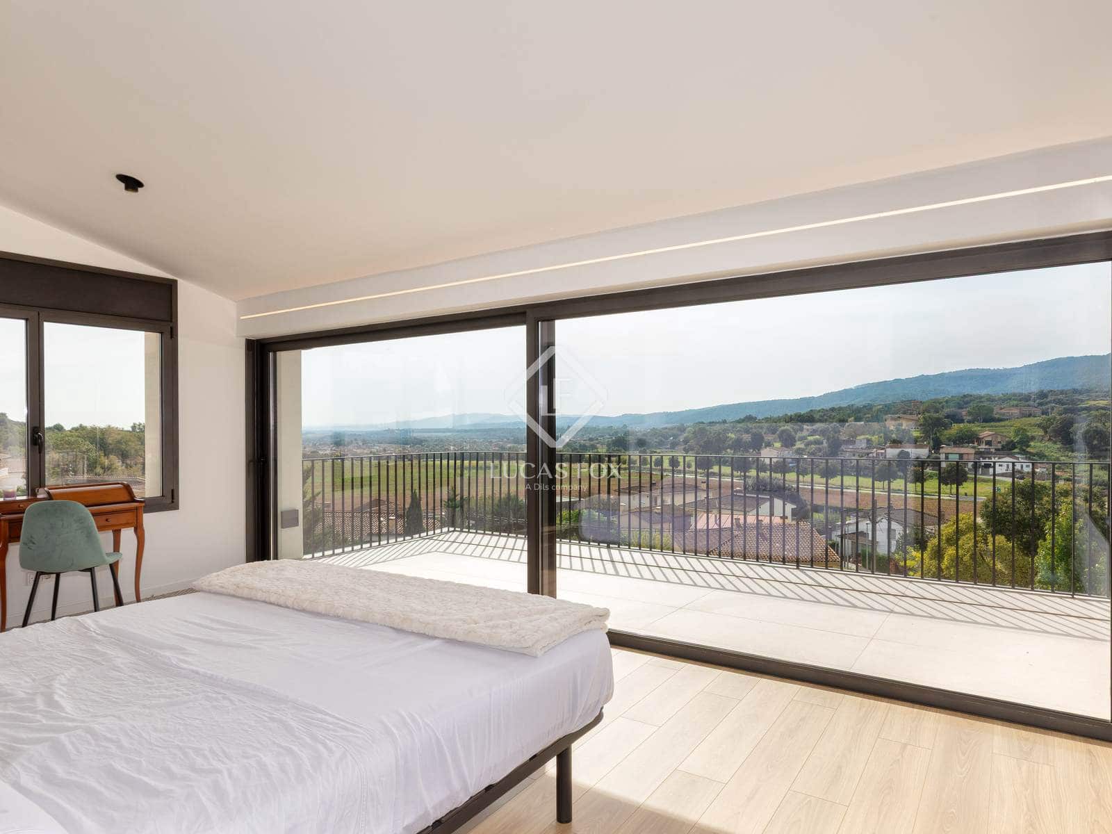 Chalet de 6 habitaciones en Banyoles en venta con garaje - 895.000 € (Ref: 9345691)