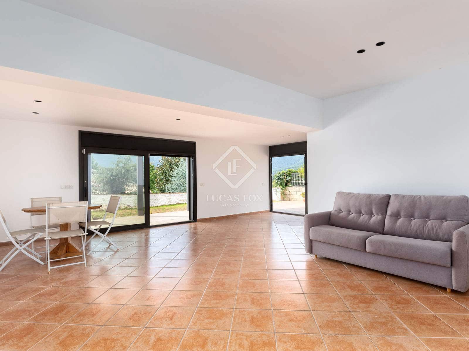 Chalet de 6 habitaciones en Banyoles en venta con garaje - 895.000 € (Ref: 9345691)